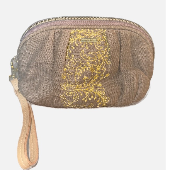 Victoria Secret taupe canvas w/goldtone hardware zip around wristlet NWOT - Picture 1 of 14